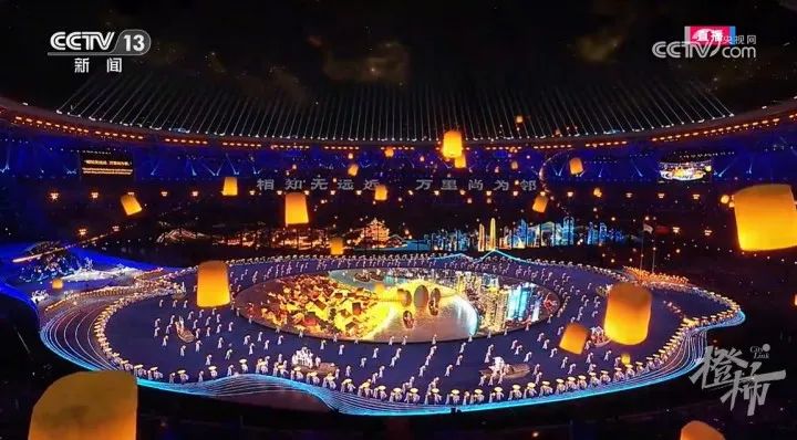 杭州亚运会开幕式放飞孔明灯场景
